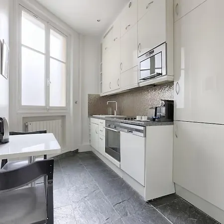 아파트 Invalides Pont Alexandre Iii Luxury 2br 파리